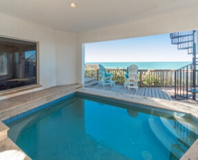 La Dolce Vita pool with ocean view